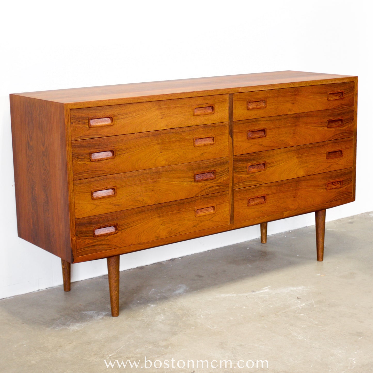 Hundevad & Co. Rosewood Model HU 40/16 Low Dresser Designed by Carlo Jensen