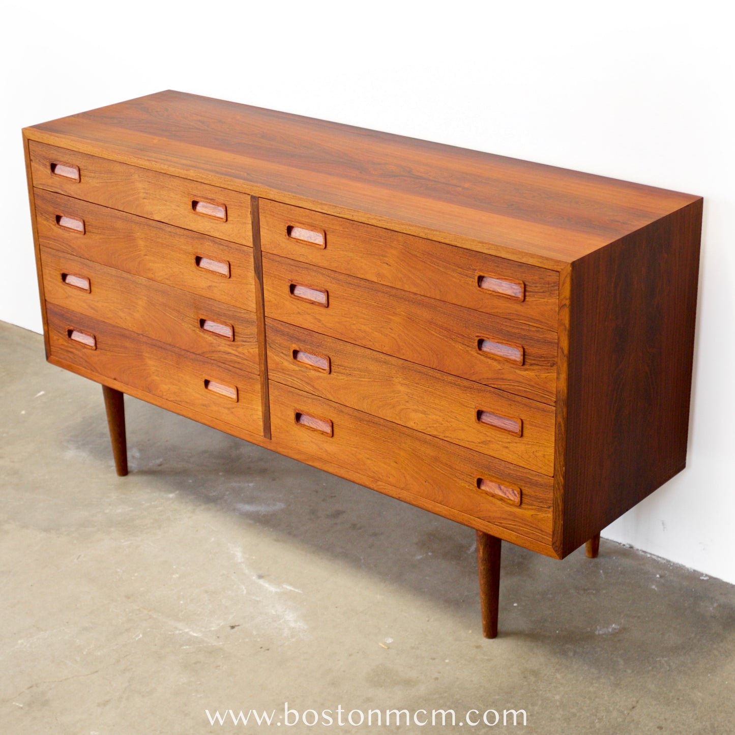 Hundevad & Co. Rosewood Model HU 40/16 Low Dresser Designed by Carlo Jensen