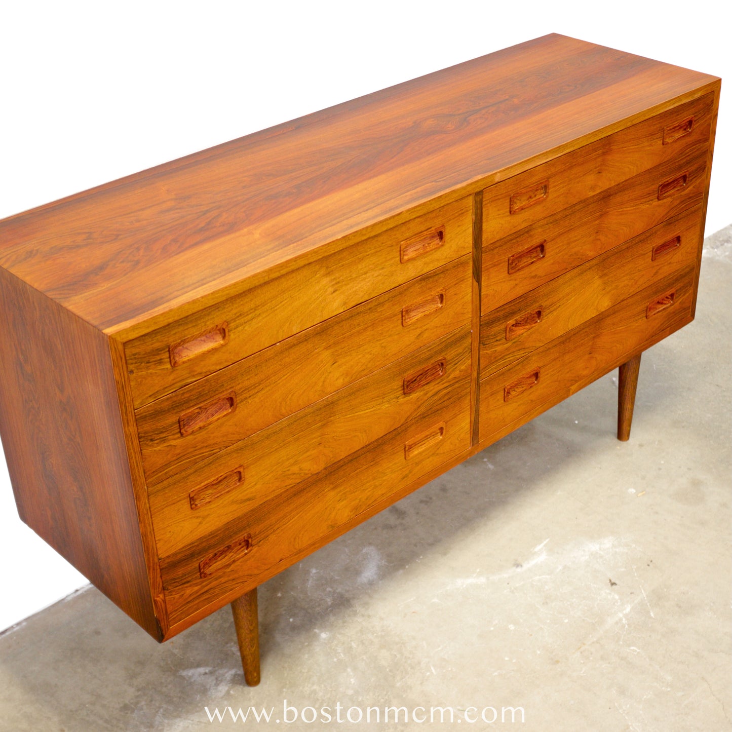Hundevad & Co. Rosewood Model HU 40/16 Low Dresser Designed by Carlo Jensen