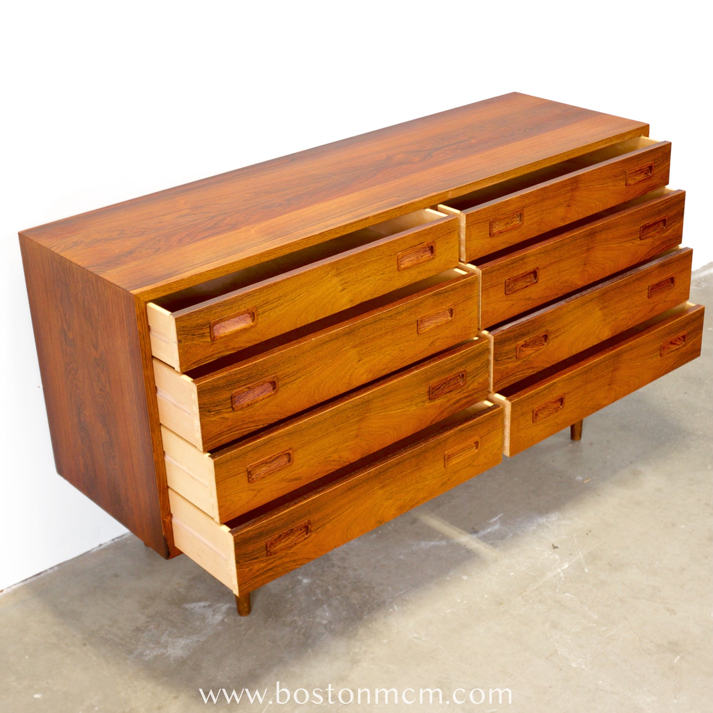 Hundevad & Co. Rosewood Model HU 40/16 Low Dresser Designed by Carlo Jensen