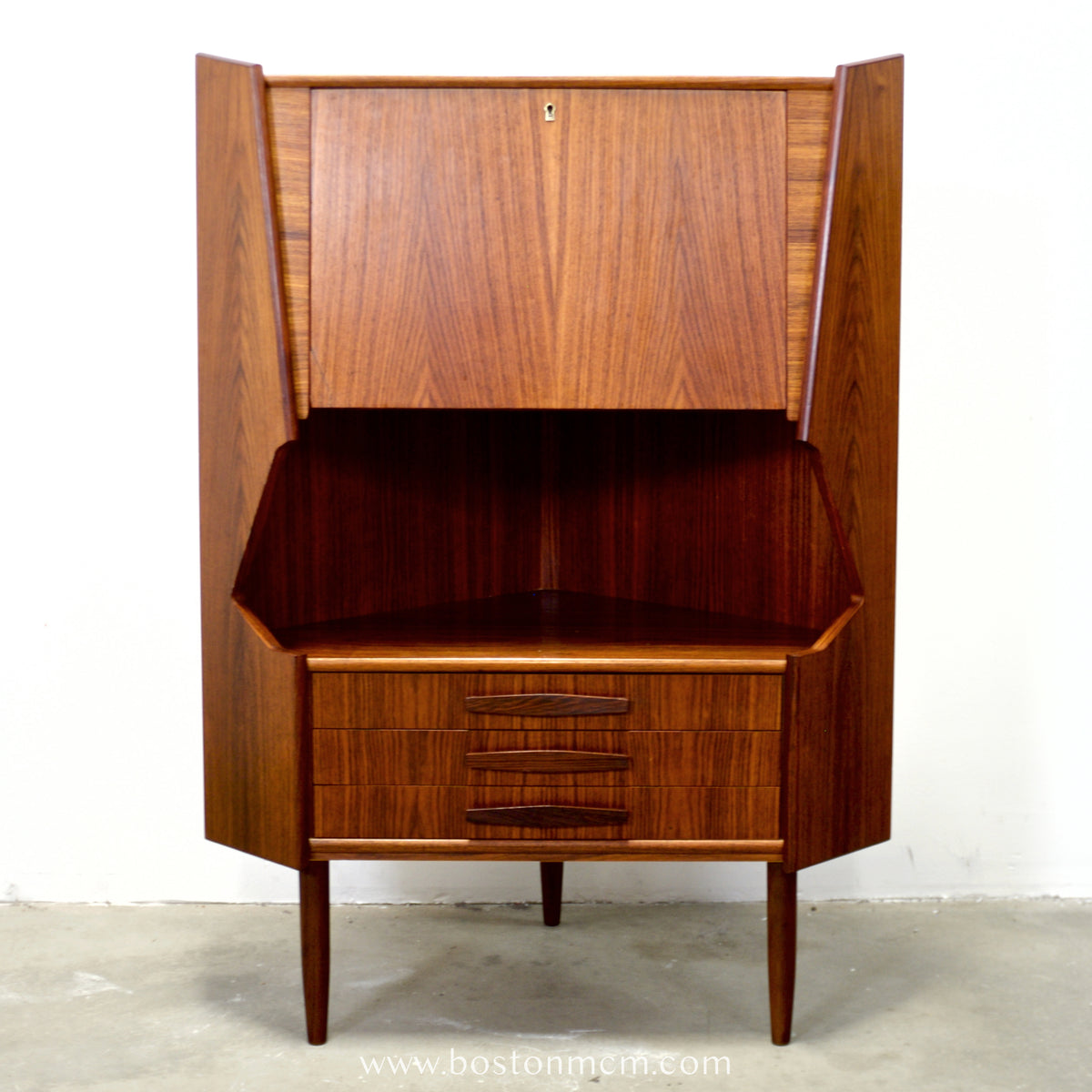 Danish Rosewood Corner Cabinet in the style of Omann Jun. Møbelfabrik / Gunni Omann - #A1855