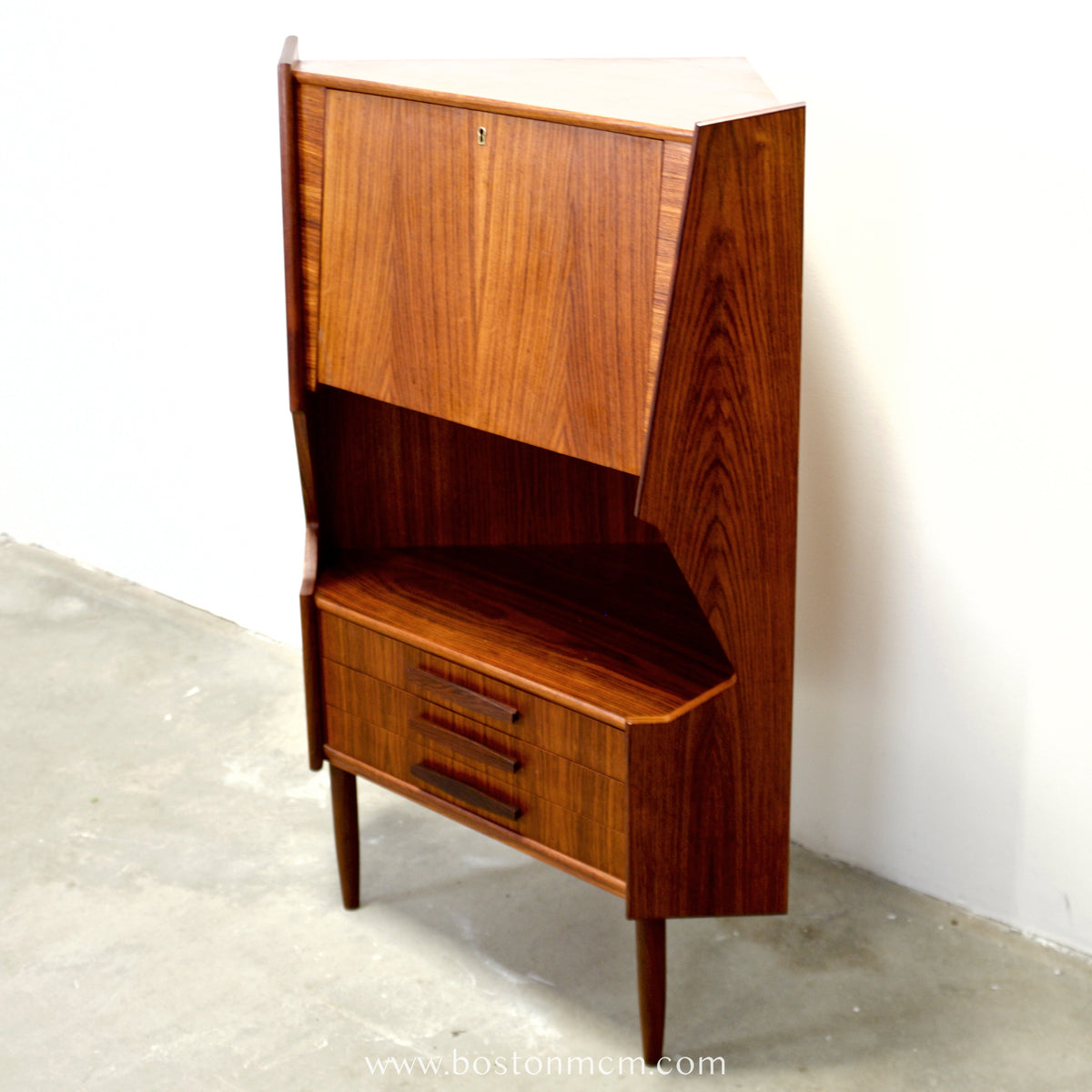 Danish Rosewood Corner Cabinet in the style of Omann Jun. Møbelfabrik / Gunni Omann - #A1855