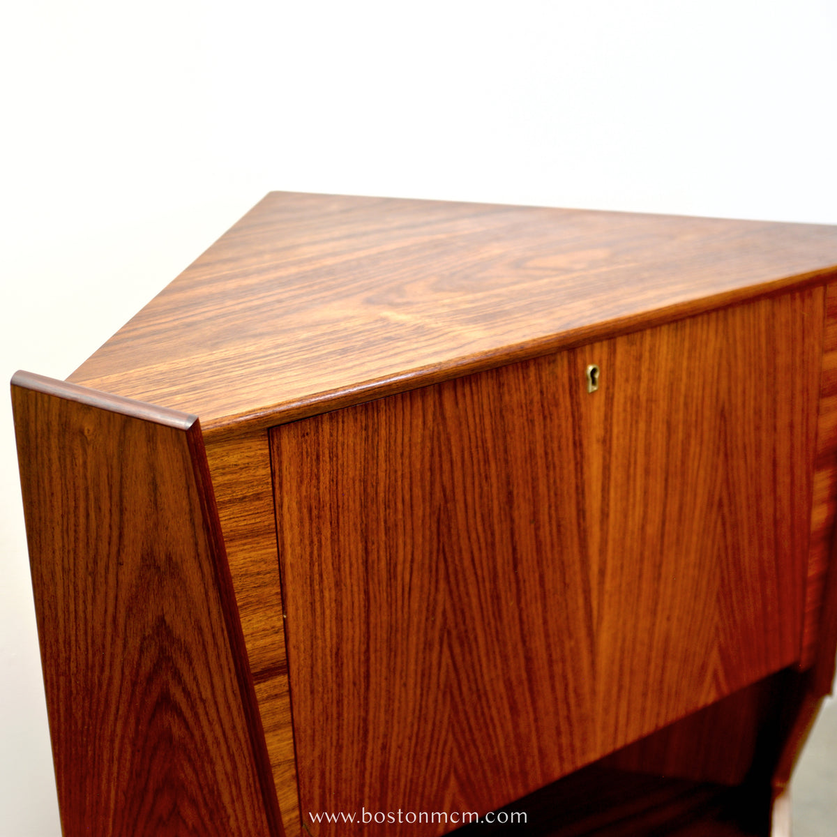 Danish Rosewood Corner Cabinet in the style of Omann Jun. Møbelfabrik / Gunni Omann - #A1855