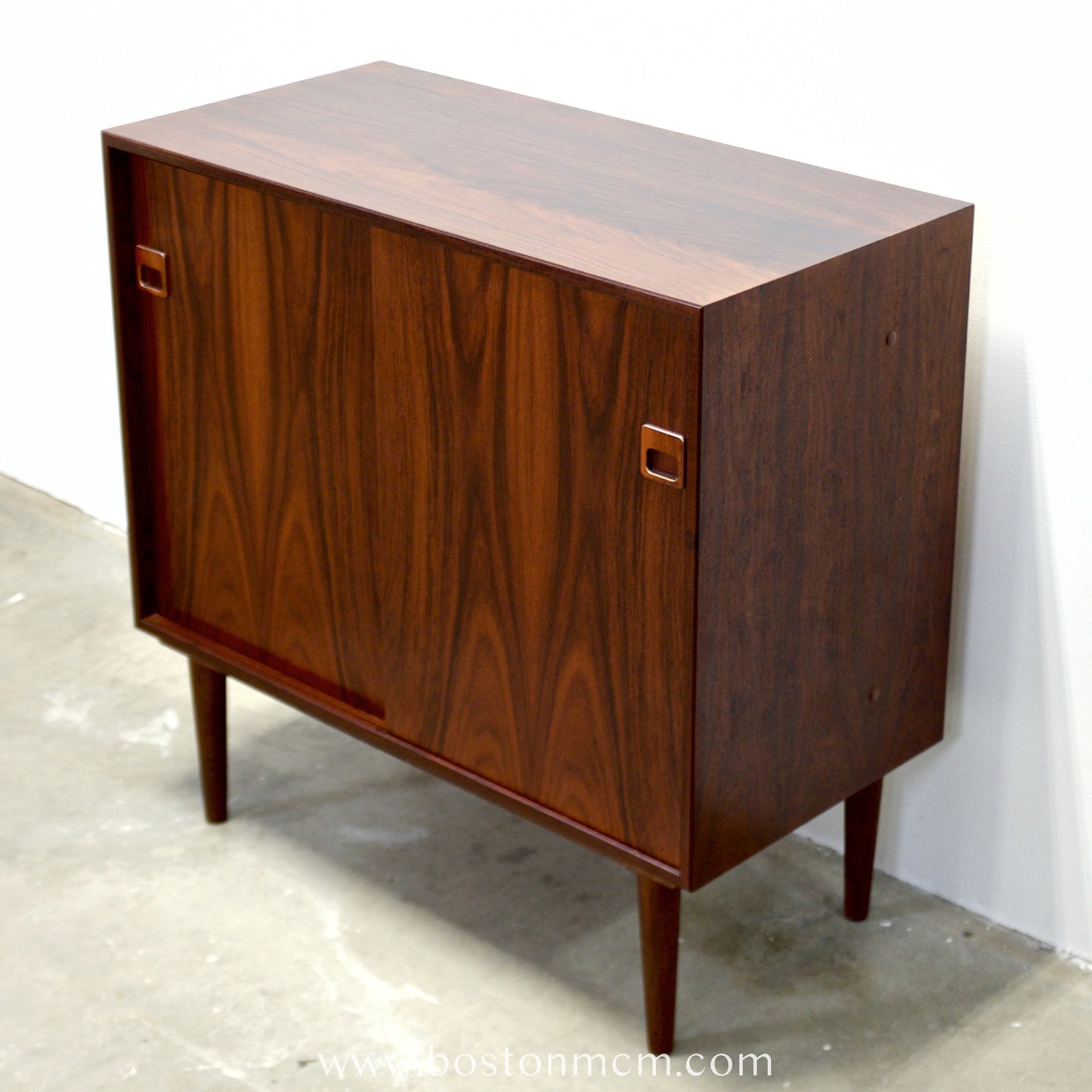 Hjørnebo Møbelfabrik “Hjørnebo System” Rosewood Cabinet / Small Sideboard - #A1860