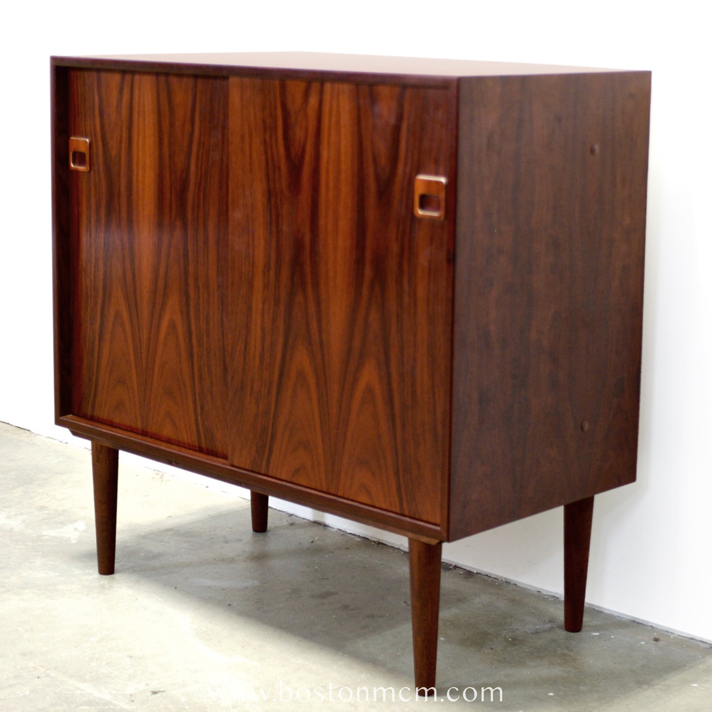 Hjørnebo Møbelfabrik “Hjørnebo System” Rosewood Cabinet / Small Sideboard - #A1860