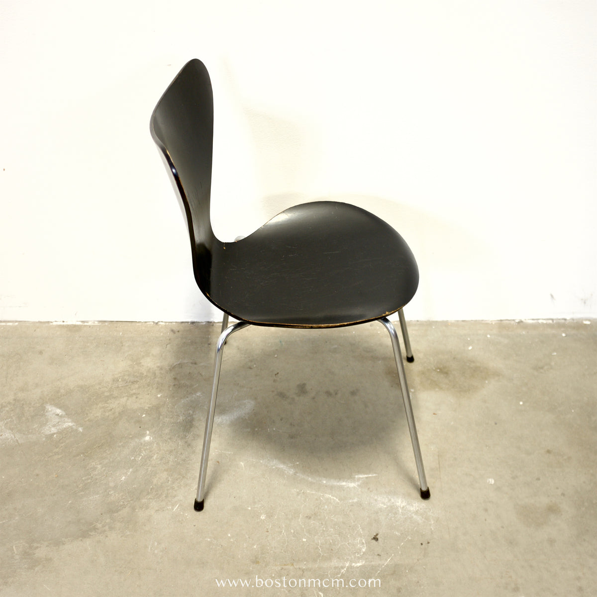 Fritz Hansen Set of Five Series 7 Chairs AKA Model 3107 Designed by Arne Jacobsen - #A1574
