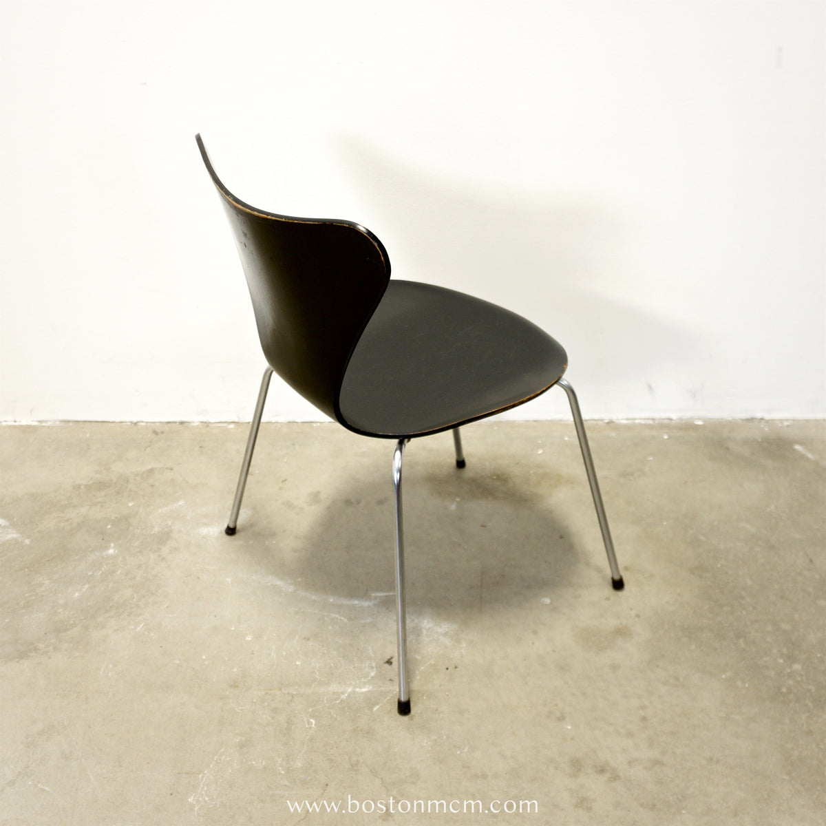 Fritz Hansen Set of Five Series 7 Chairs AKA Model 3107 Designed by Arne Jacobsen - #A1574
