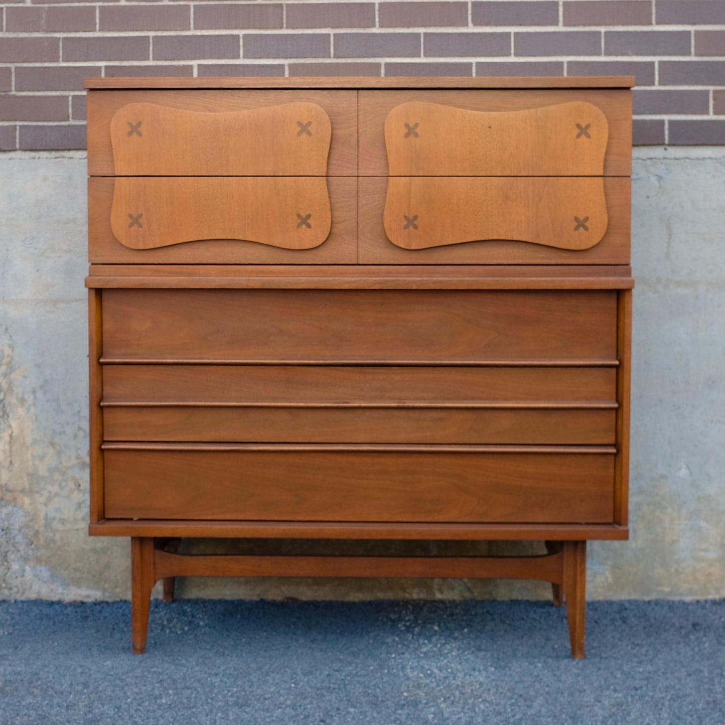 Bassett Furniture "Monterey" Walnut & Rosewood Dresser