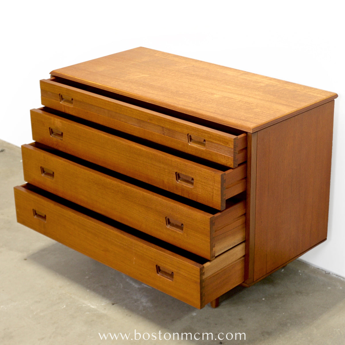 Butilux 4 Drawer Dresser - #A2306