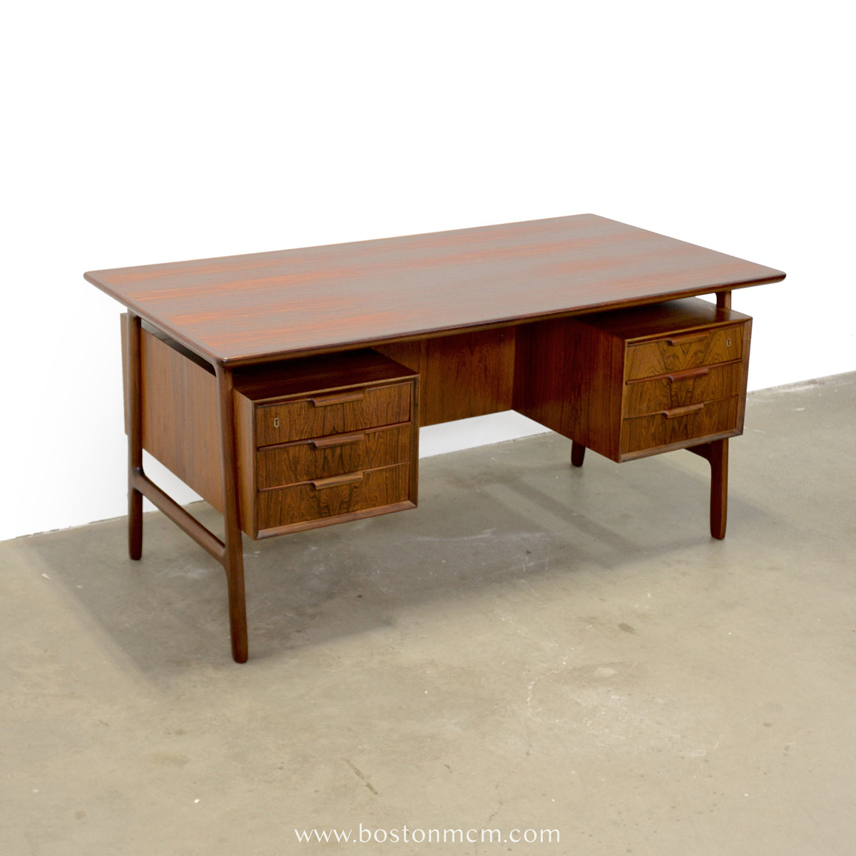 Omann Jun. Møbelfabrik  Model No. 75 Rosewood Desk - #A2251