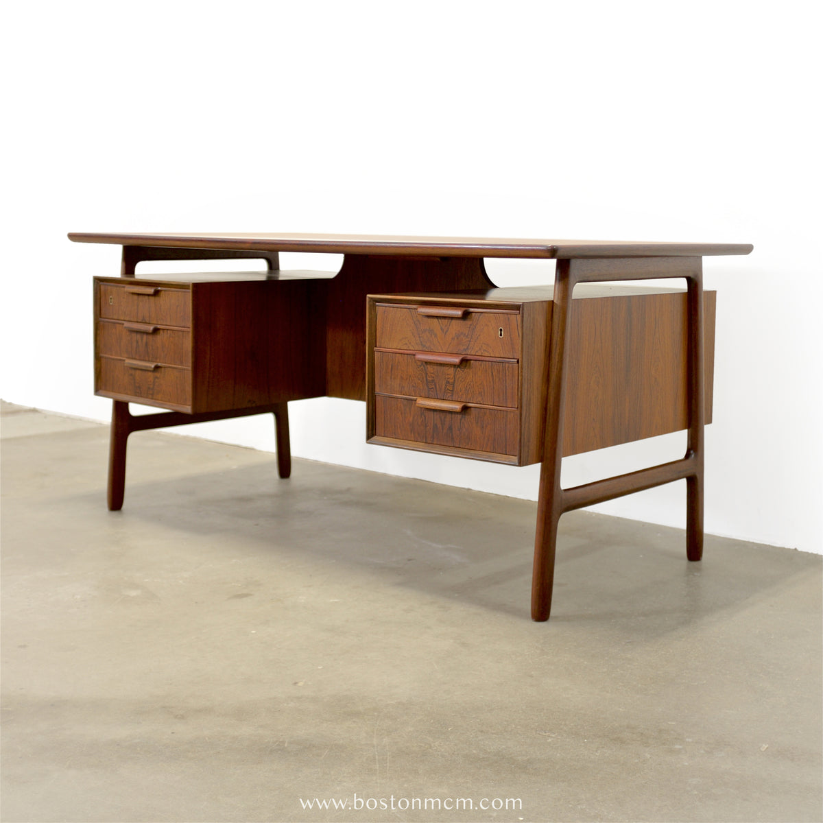 Omann Jun. Møbelfabrik  Model No. 75 Rosewood Desk - #A2251