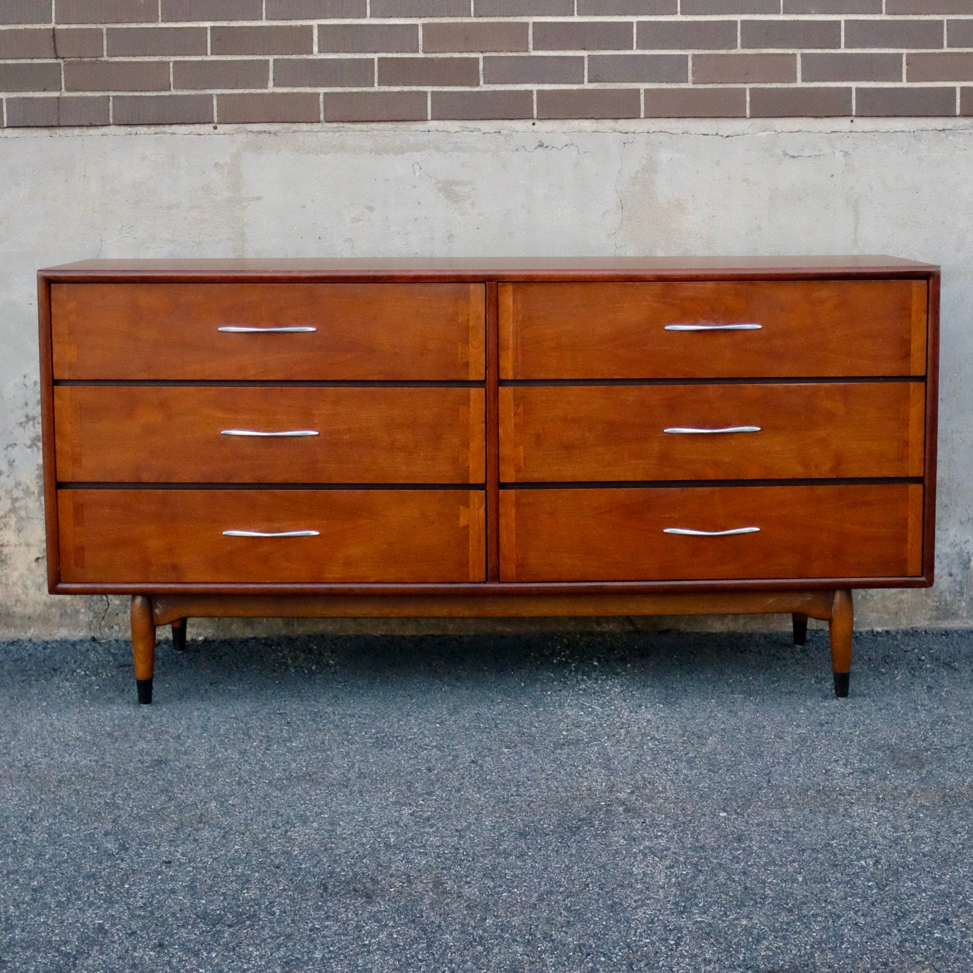 Mid Century Modern Vintage Lane Furniture "Acclaim" Dresser & Mirror Boston Mid Century Modern Mid Century Modern Vintage Lane Furniture "Acclaim" Dresser & Mirror Boston Mid Century Modern