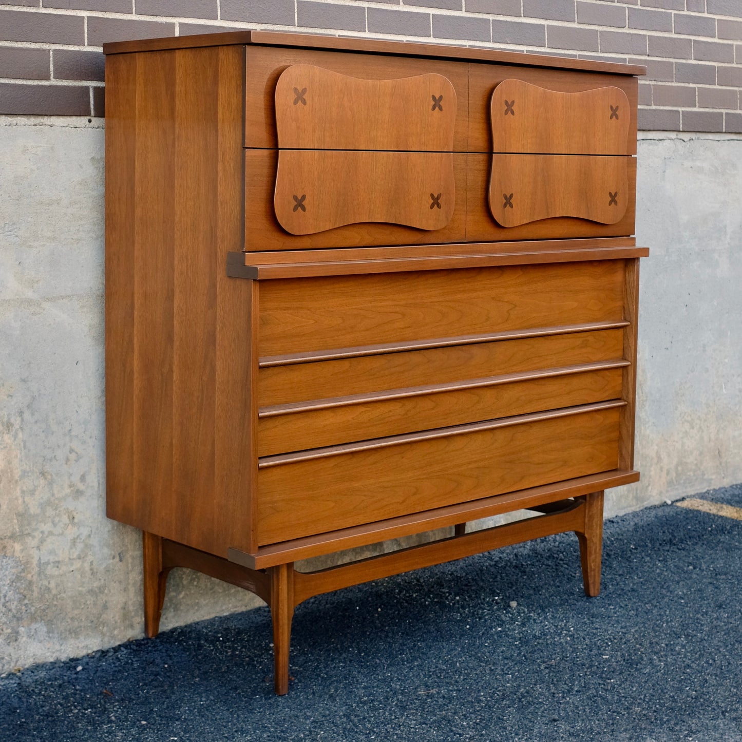 Bassett Furniture "Monterey" Walnut & Rosewood Dresser
