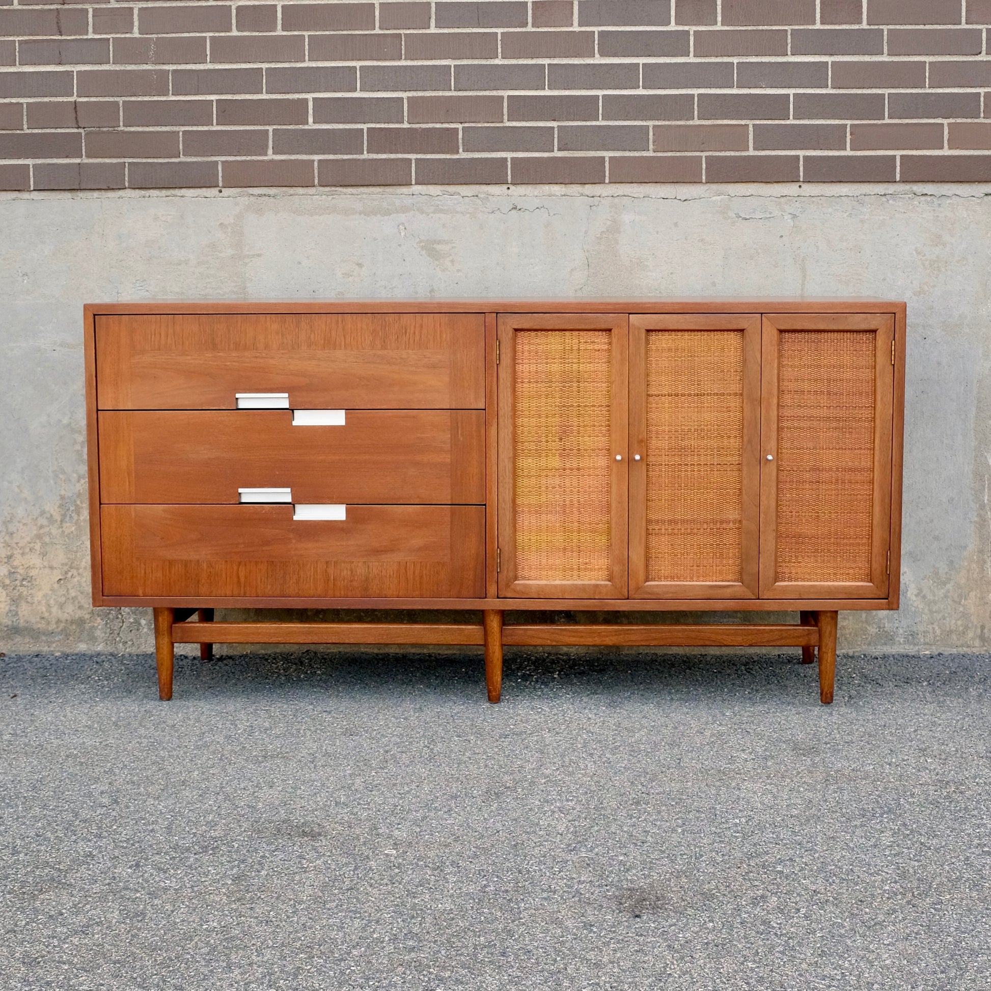 Mid Century Modern Vintage American of Martinsville