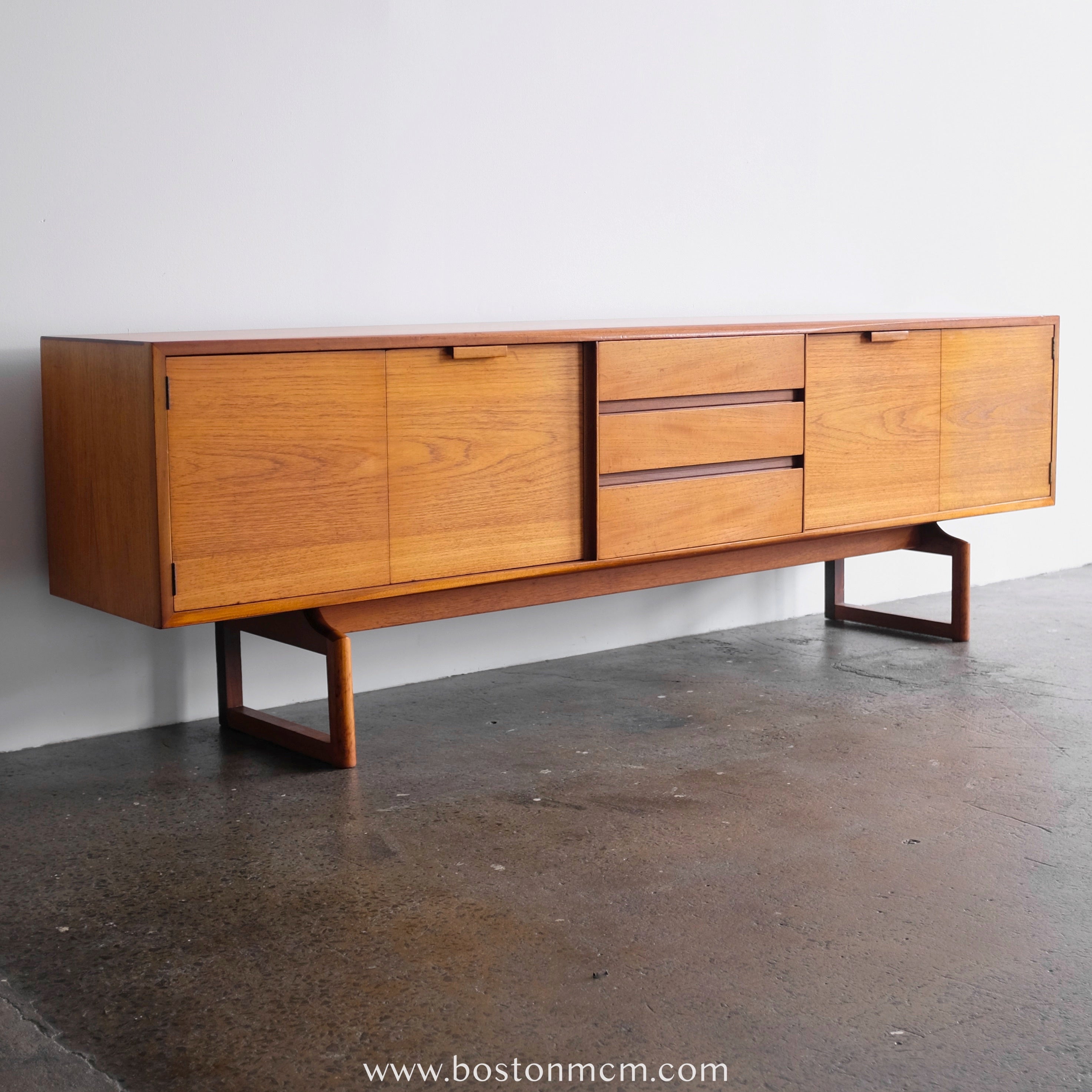 White & newton sideboard discount