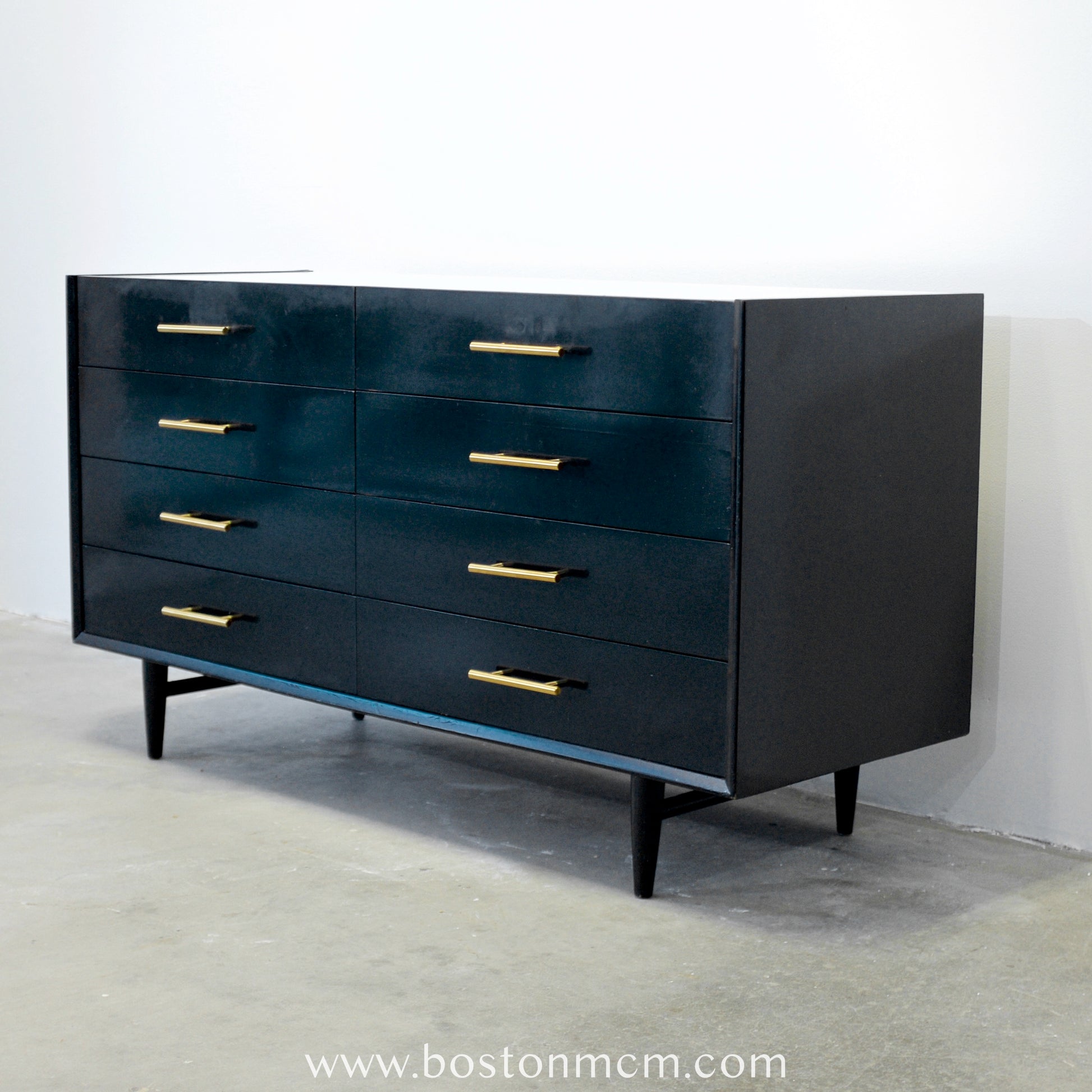 Mid Century Modern Vintage American of Martinsville "Silhouette" Low Dresser & Mirror Designed by Merton Gershun Boston Mid Century Modern Mid Century Modern Vintage American of Martinsville "Silhouette" Low Dresser & Mirror Designed by Merton Gershun Boston Mid Century Modern