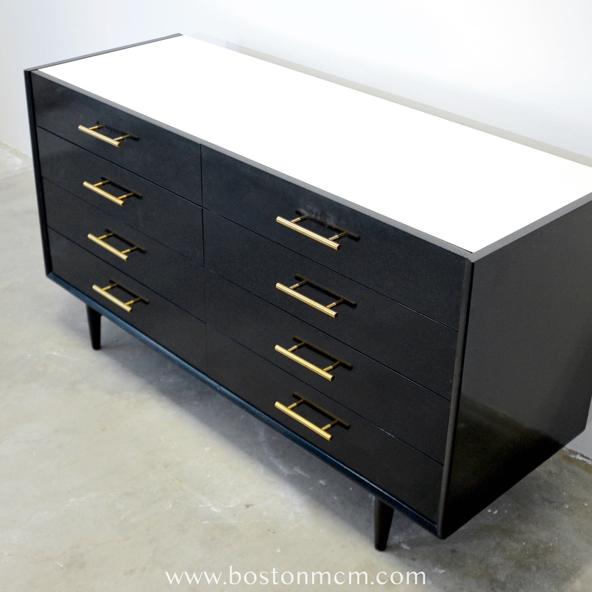 Mid Century Modern Vintage American of Martinsville "Silhouette" Low Dresser & Mirror Designed by Merton Gershun Boston Mid Century Modern Mid Century Modern Vintage American of Martinsville "Silhouette" Low Dresser & Mirror Designed by Merton Gershun Boston Mid Century Modern