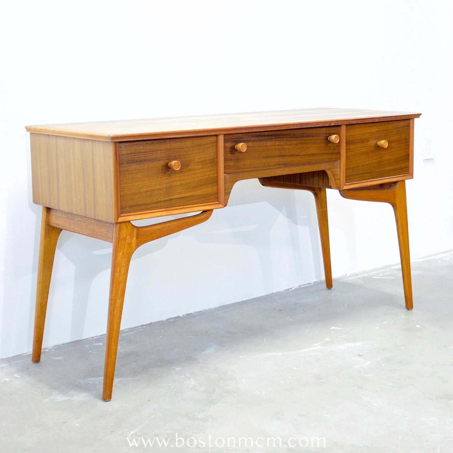 AC Furniture Dressing Table / Vanity & Mirror - #A21