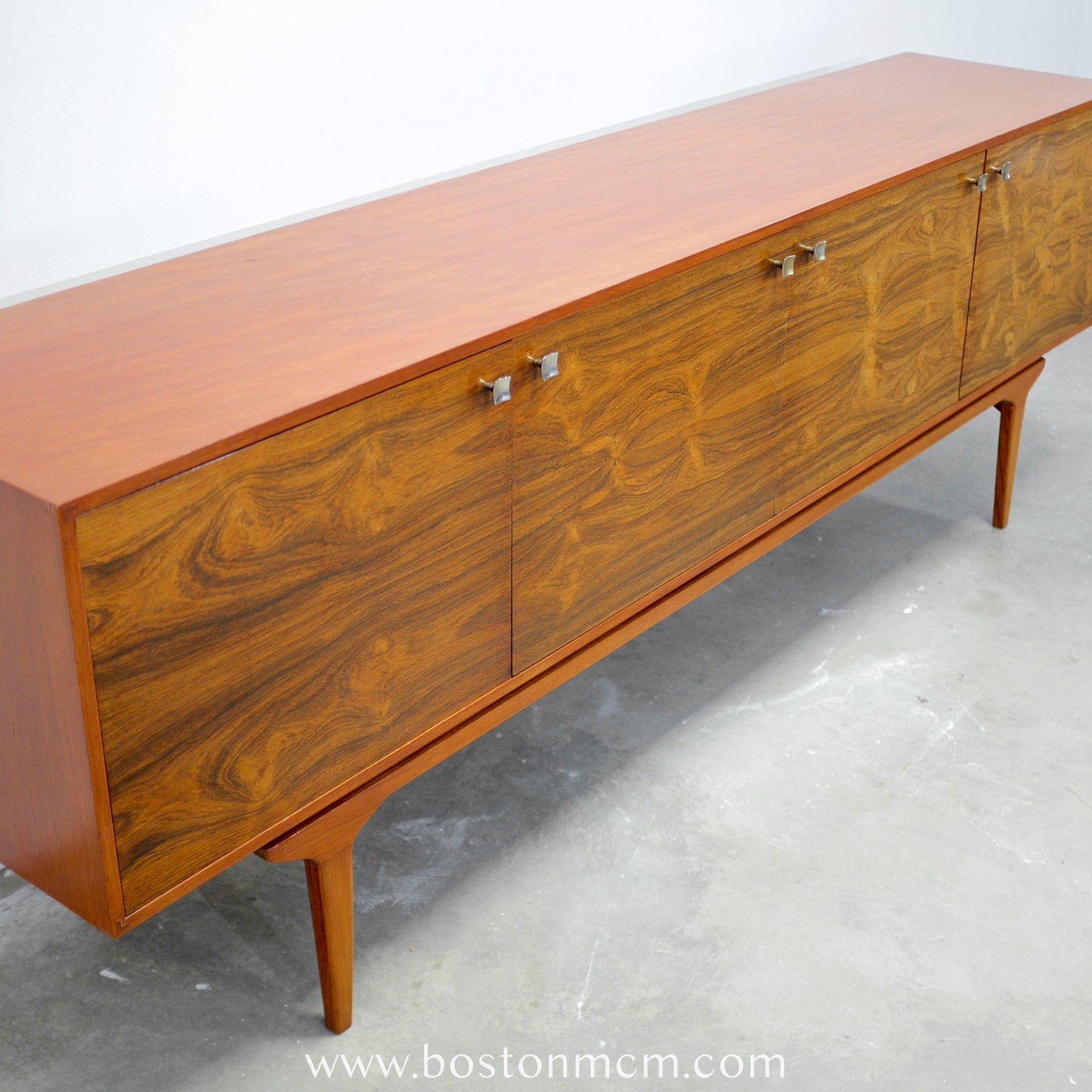 Everest Furniture Rosewood Credenza with Pull-Out Trays