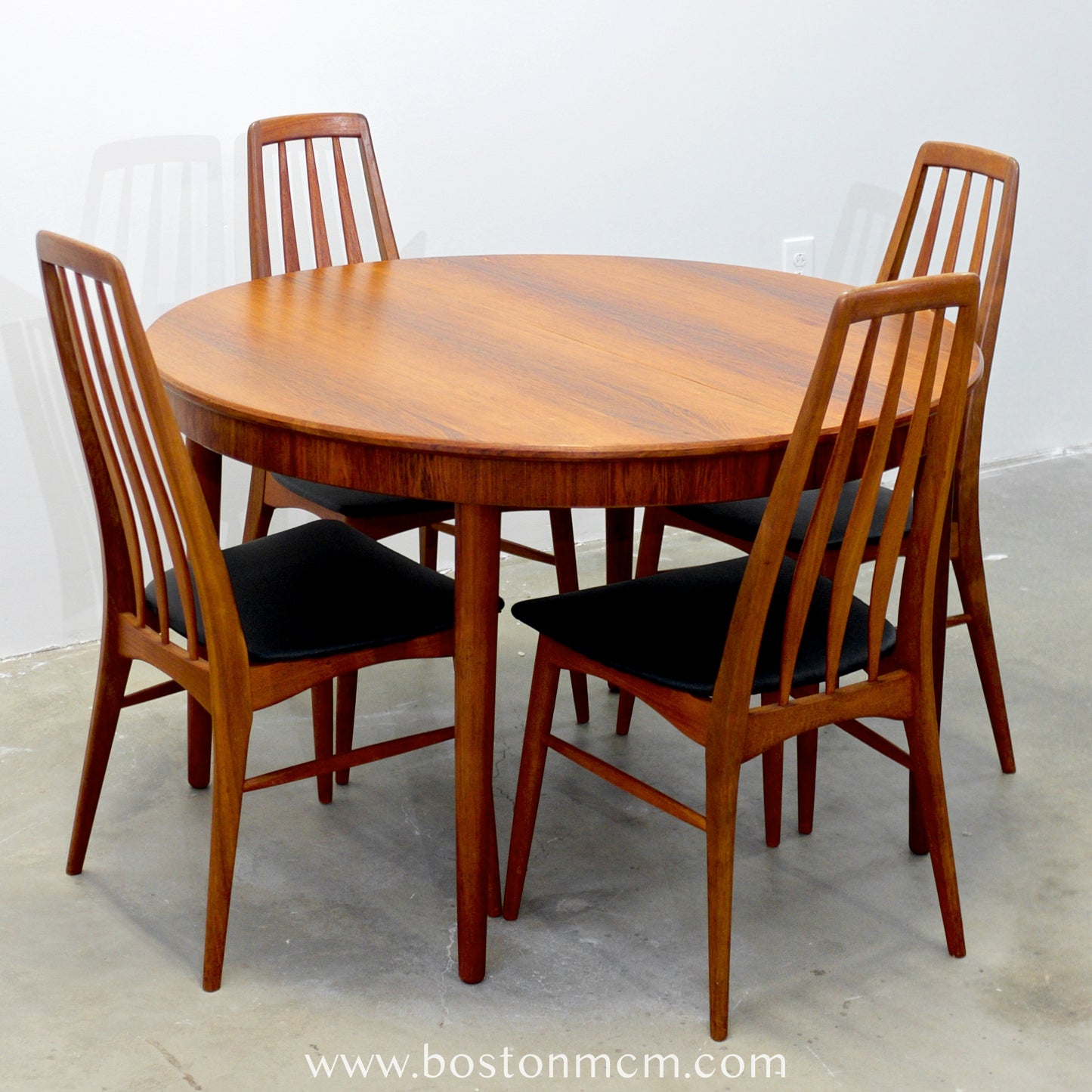 Danish Rosewood Round Dining Table