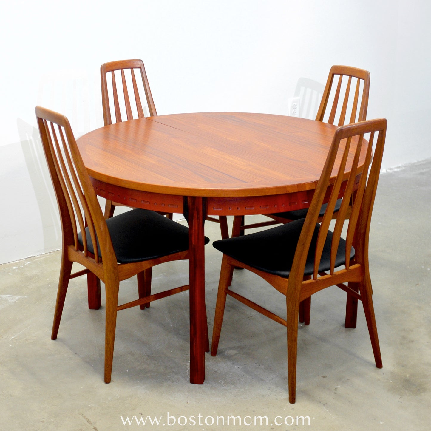 Troeds Bjärnum Rosewood  "Rimbo" Dining Table Designed by Leif & Bengt Troedsson