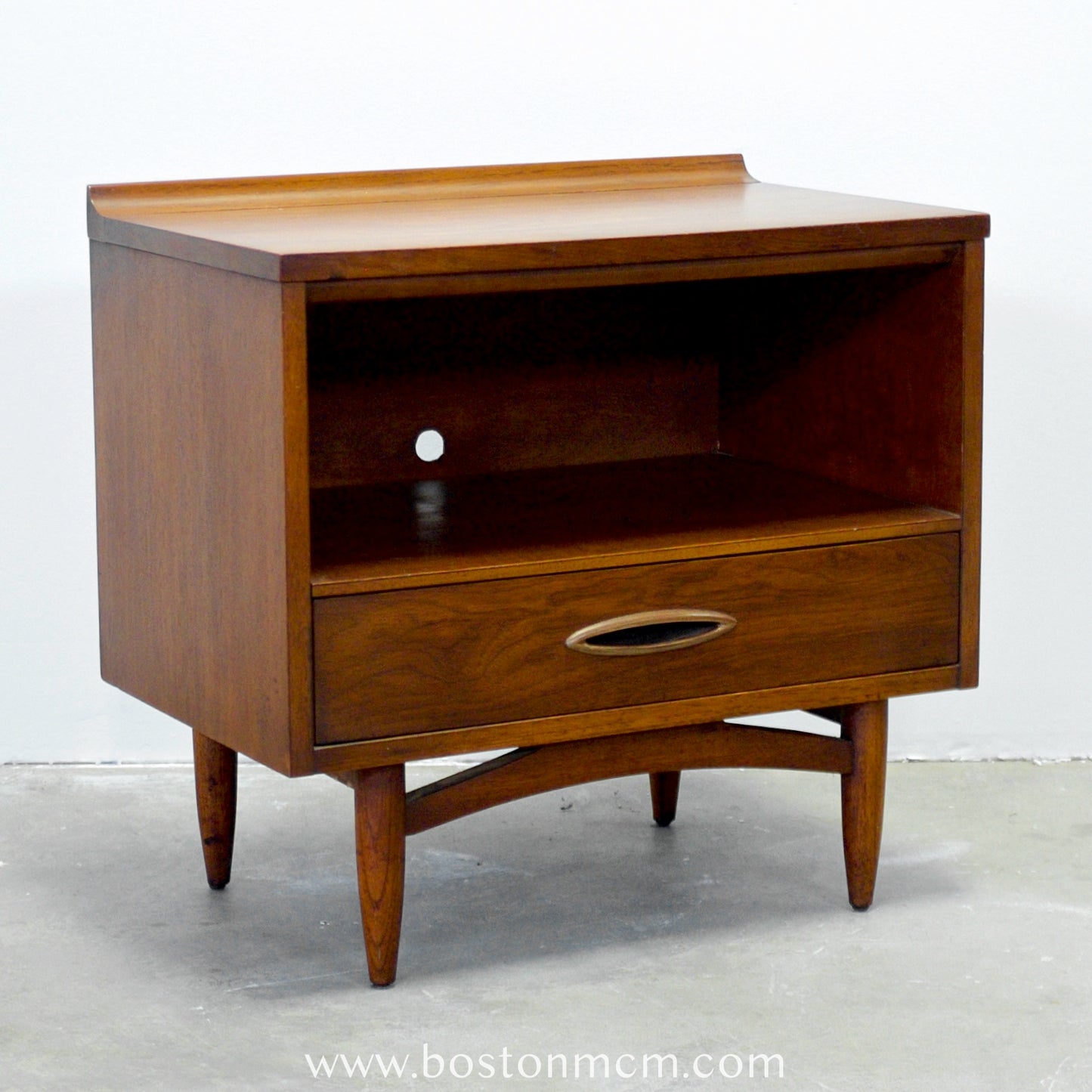 Broyhill Furniture "Sculptra" Walnut Nightstand