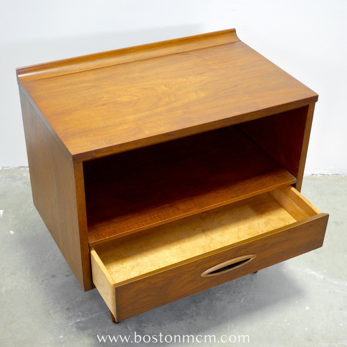 Broyhill Furniture "Sculptra" Walnut Nightstand