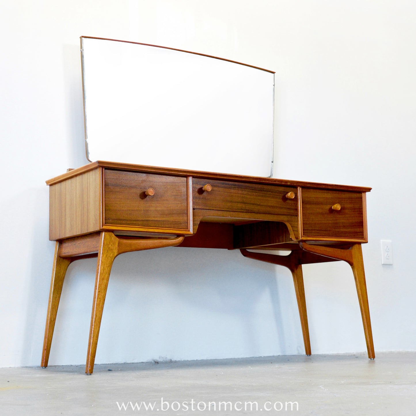 AC Furniture Dressing Table / Vanity & Mirror - #A21