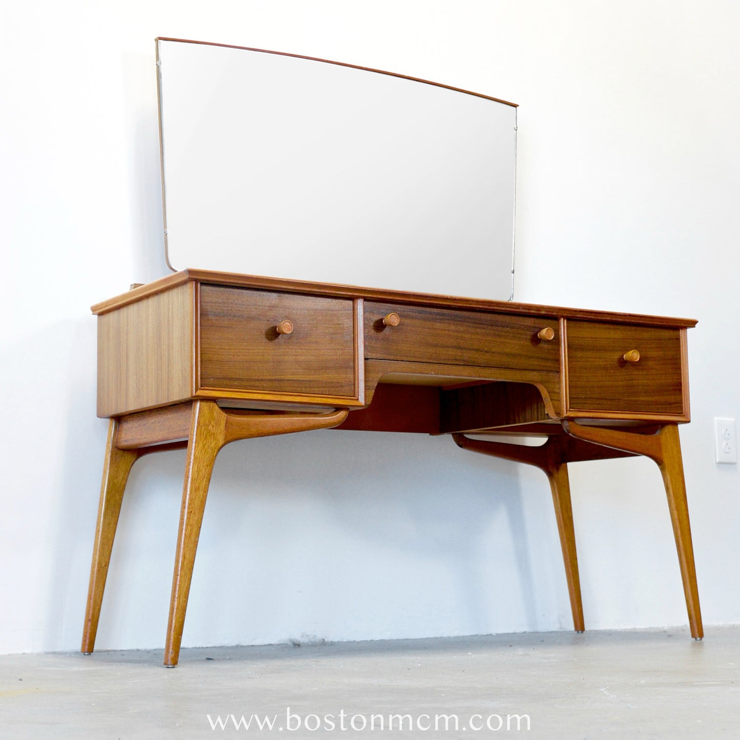 AC Furniture Dressing Table / Vanity & Mirror - #A21