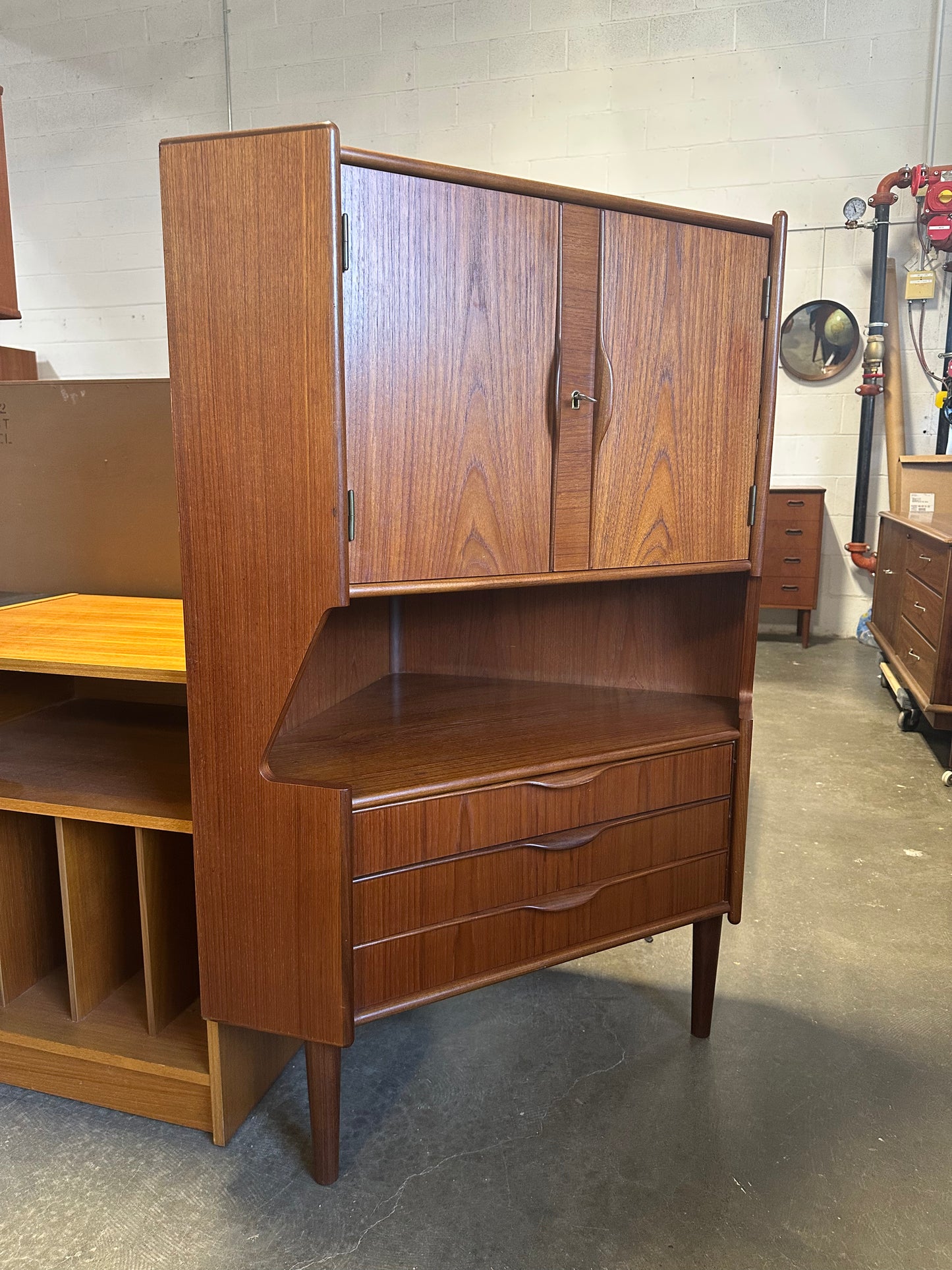 Omann Jun. Møbelfabrik Teak Corner Cabinet - #A1806