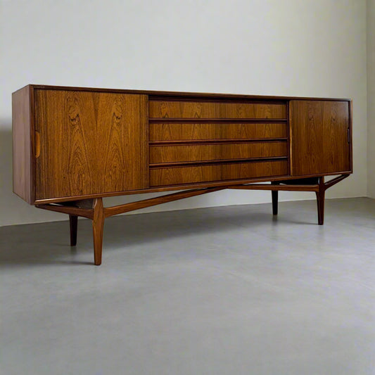 Løsning Møbelfabrik Rosewood  Sideboard Designed by Knud Nielsen - #A1753