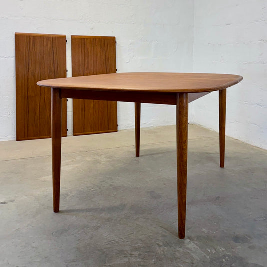 Skovmand & Andersen Teak Dining Table w/ 2 Leaves - #A1761