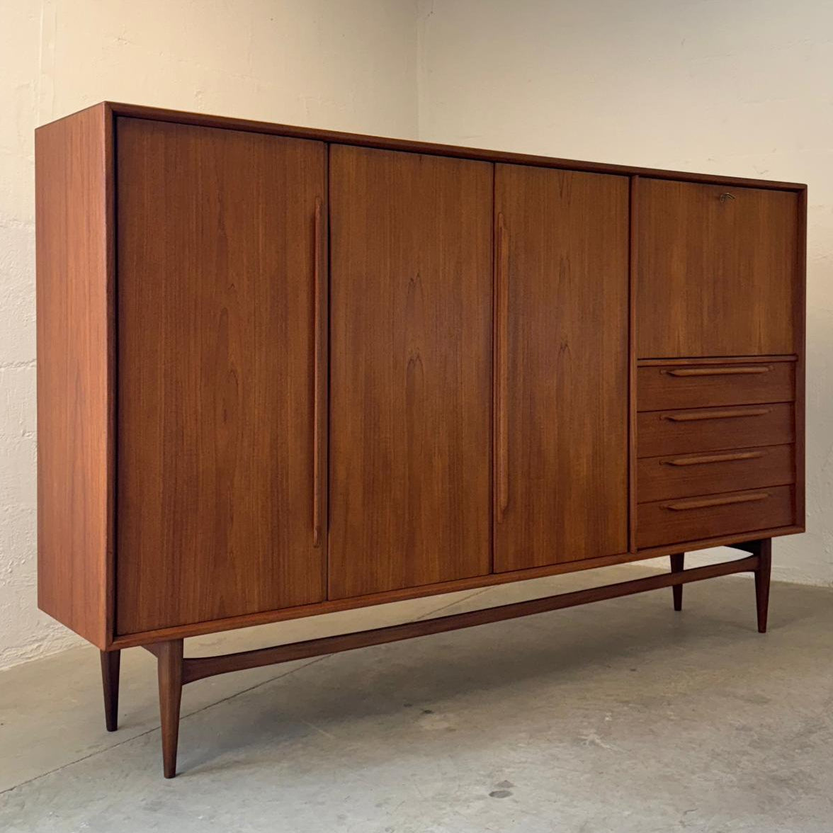 RT Möbel Highboard / Tall Sideboard Designed by Heinrich Riesenpatt - #A2104