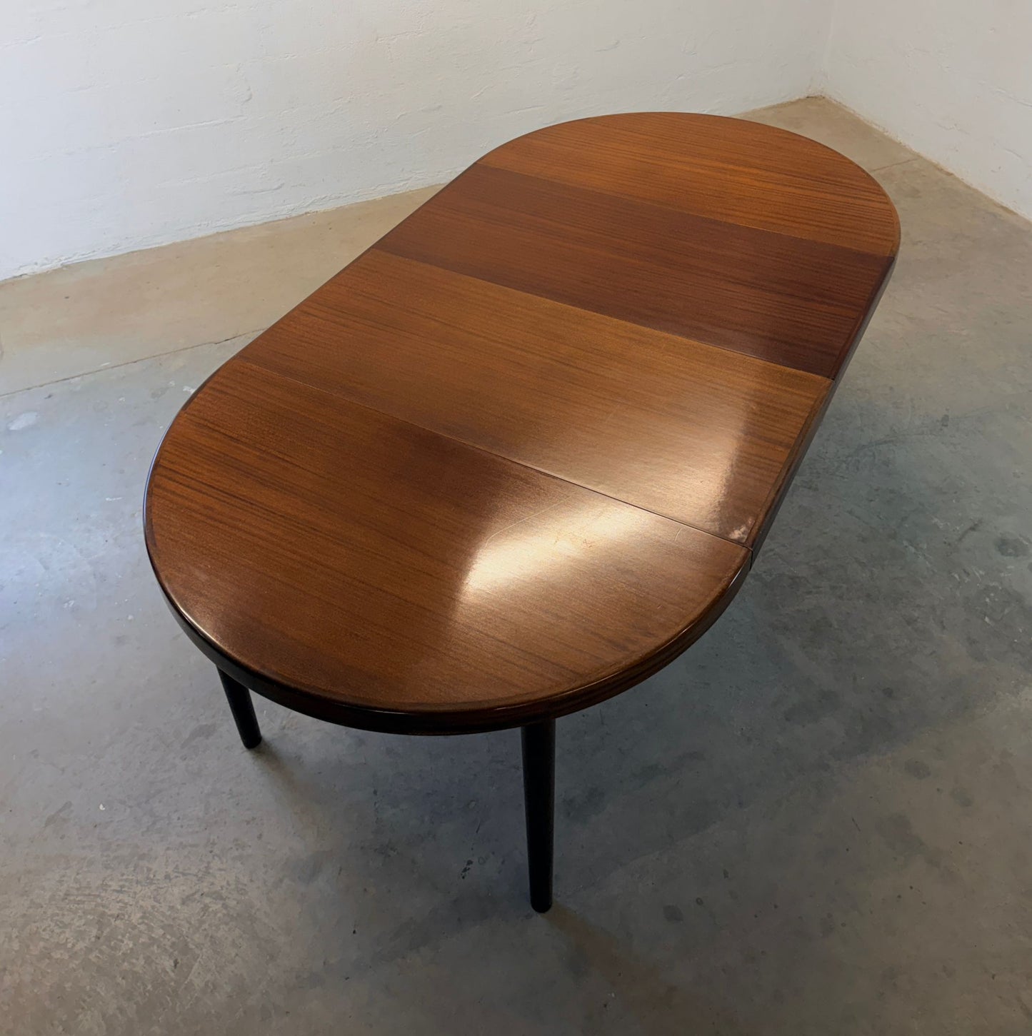 Bramin Møbler Round Mahogany Dining Table with 2 Leaves Designed by H.W. Klein - #A2172